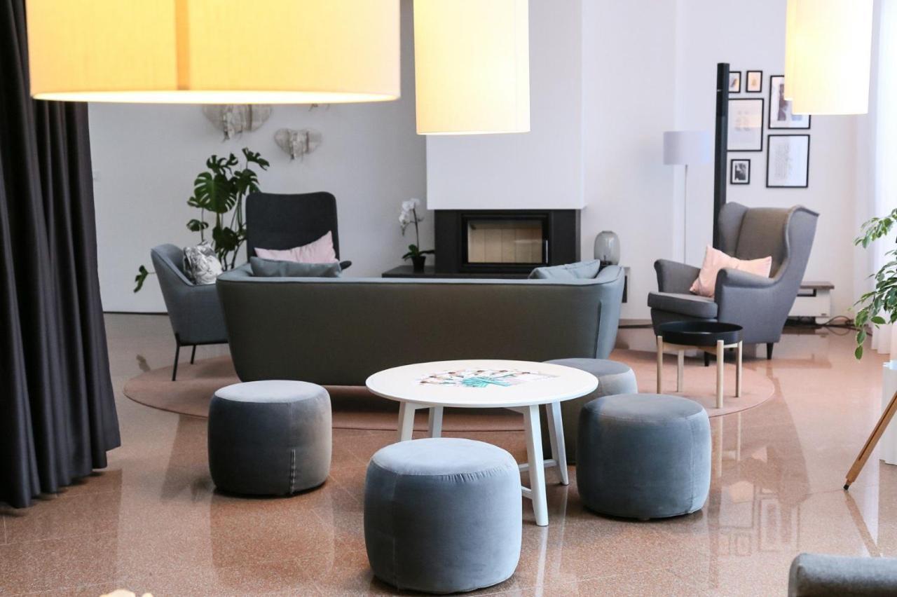Wellness Studio! Finnish Sauna, Whirlpool, Gym & More! Praha Bagian luar foto