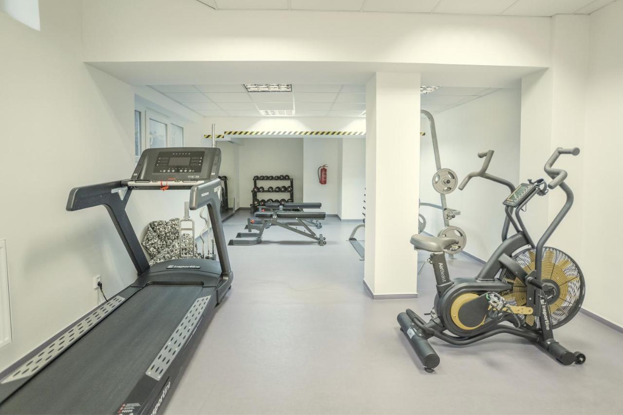 Wellness Studio! Finnish Sauna, Whirlpool, Gym & More! Praha Bagian luar foto